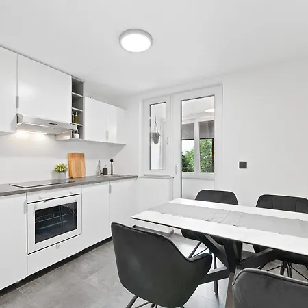- Stilvolle Im Stadtzentrum - Loggia - Kingsize Bett - Smart Tv - Netflix - 60qm - 24h Check-in ルートヴィヒスブルク