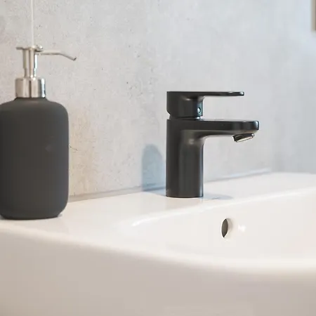 Appartement - Stilvolle Im Stadtzentrum - Loggia - Kingsize Bett - Smart Tv - Netflix - 60qm - 24h Check-in