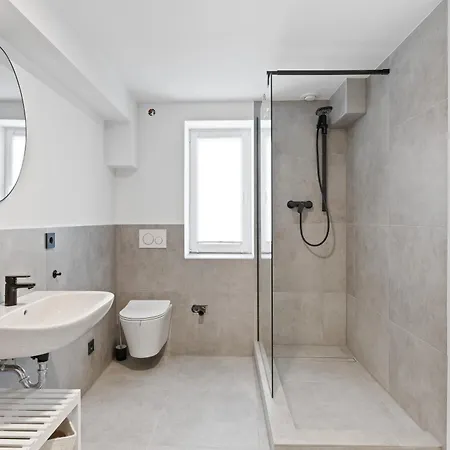 Appartement - Stilvolle Im Stadtzentrum - Loggia - Kingsize Bett - Smart Tv - Netflix - 60qm - 24h Check-in